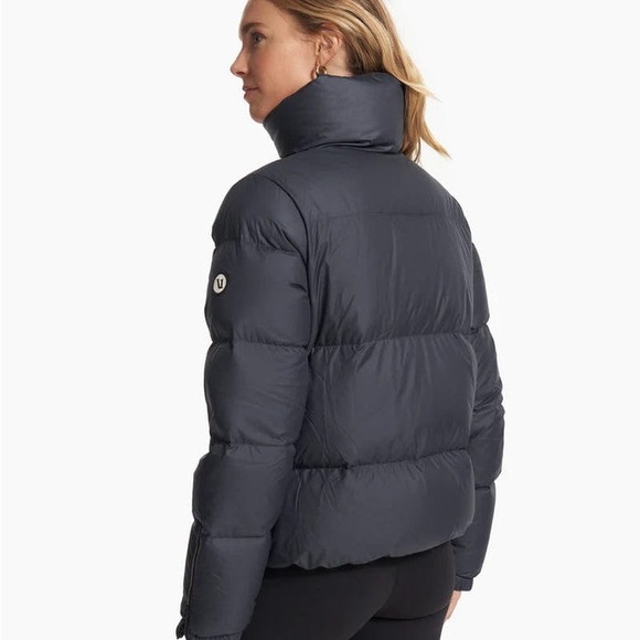 NWT Vuori Women's Hillside Down Jacket in Black - Picture 5 of 7